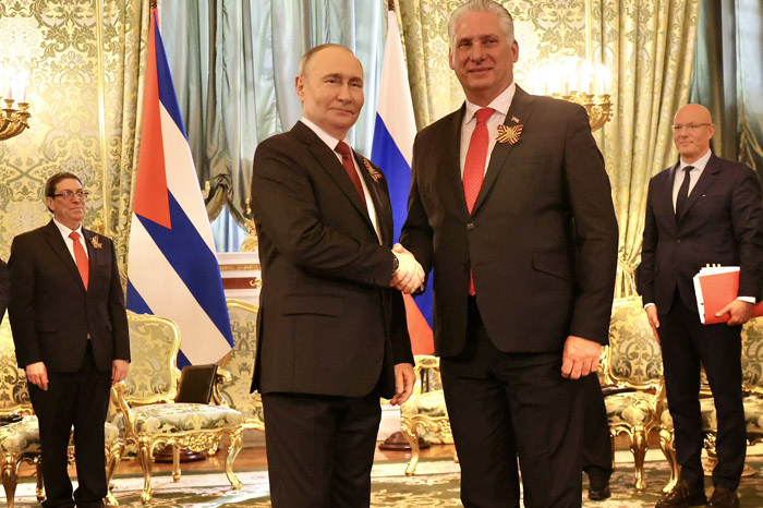 Sostienen encuentro en Moscú presidentes de Cuba y Rusia 