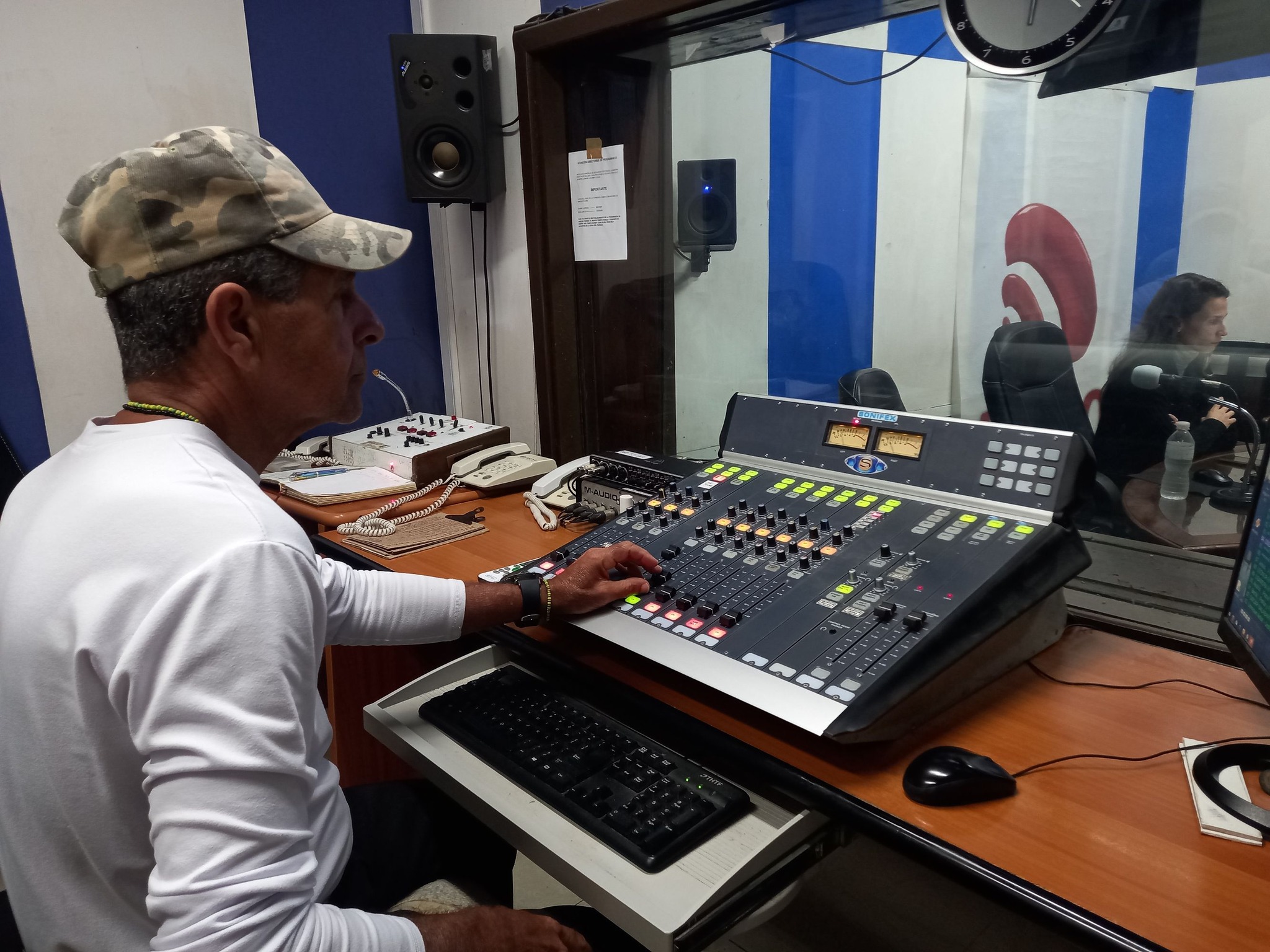 Hoy es el cumpleaños 33 de Patria, el primer noticiero de la CMHW, la Reina Radial del Centro. Homenaje eterno al más universal de los cubanos José Martí.