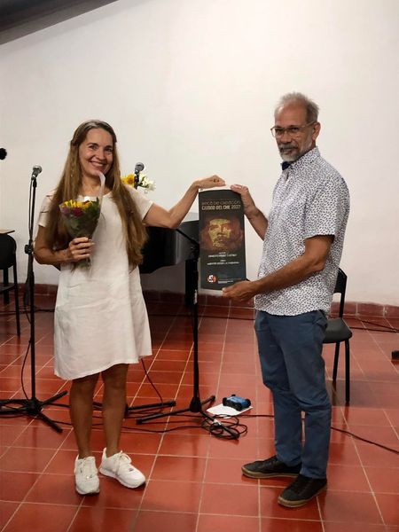 Entregan premios del concurso literario Ciudad del Che