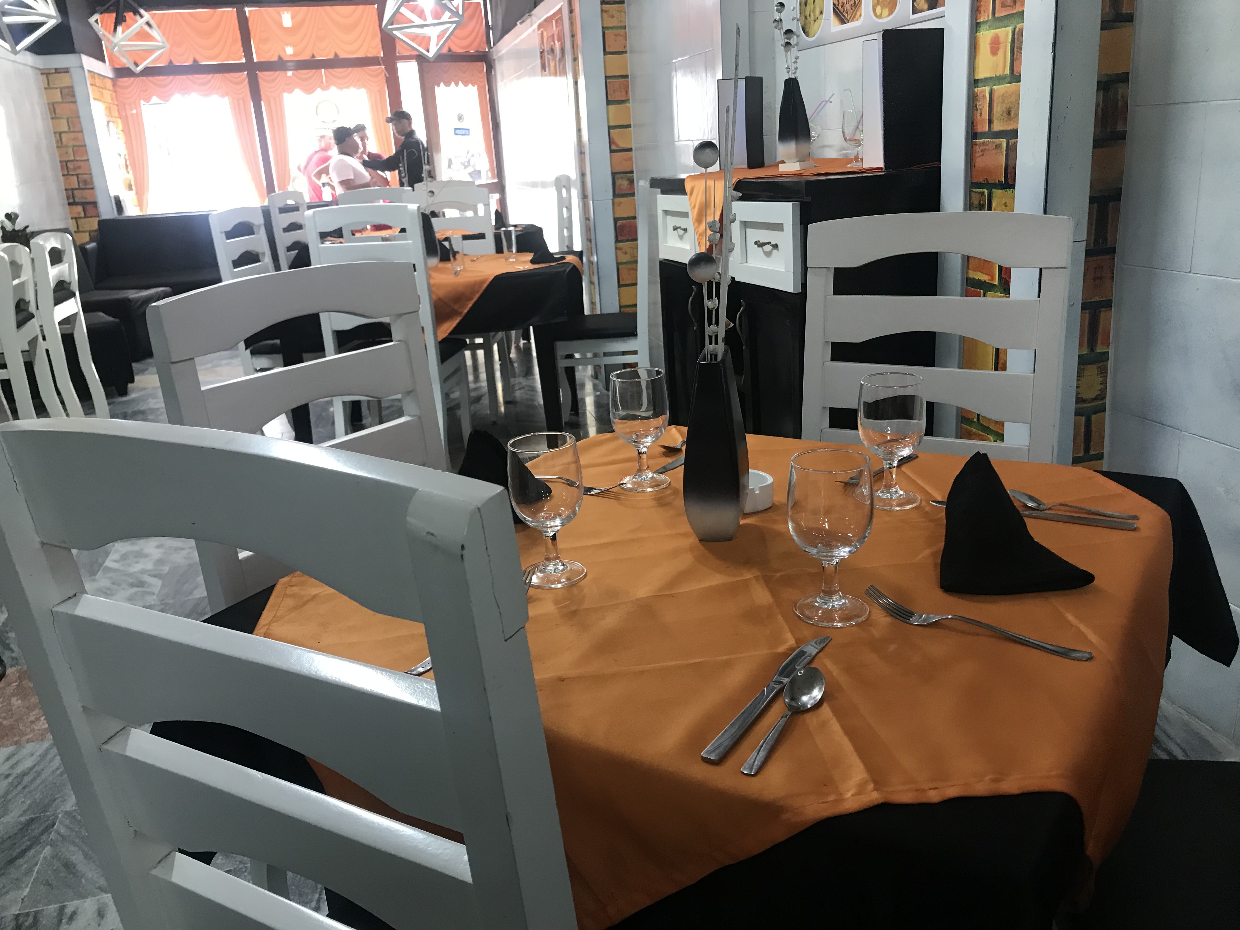 Unidad Empresarial de Base Especial “Piano Bar” nuevas estrategias