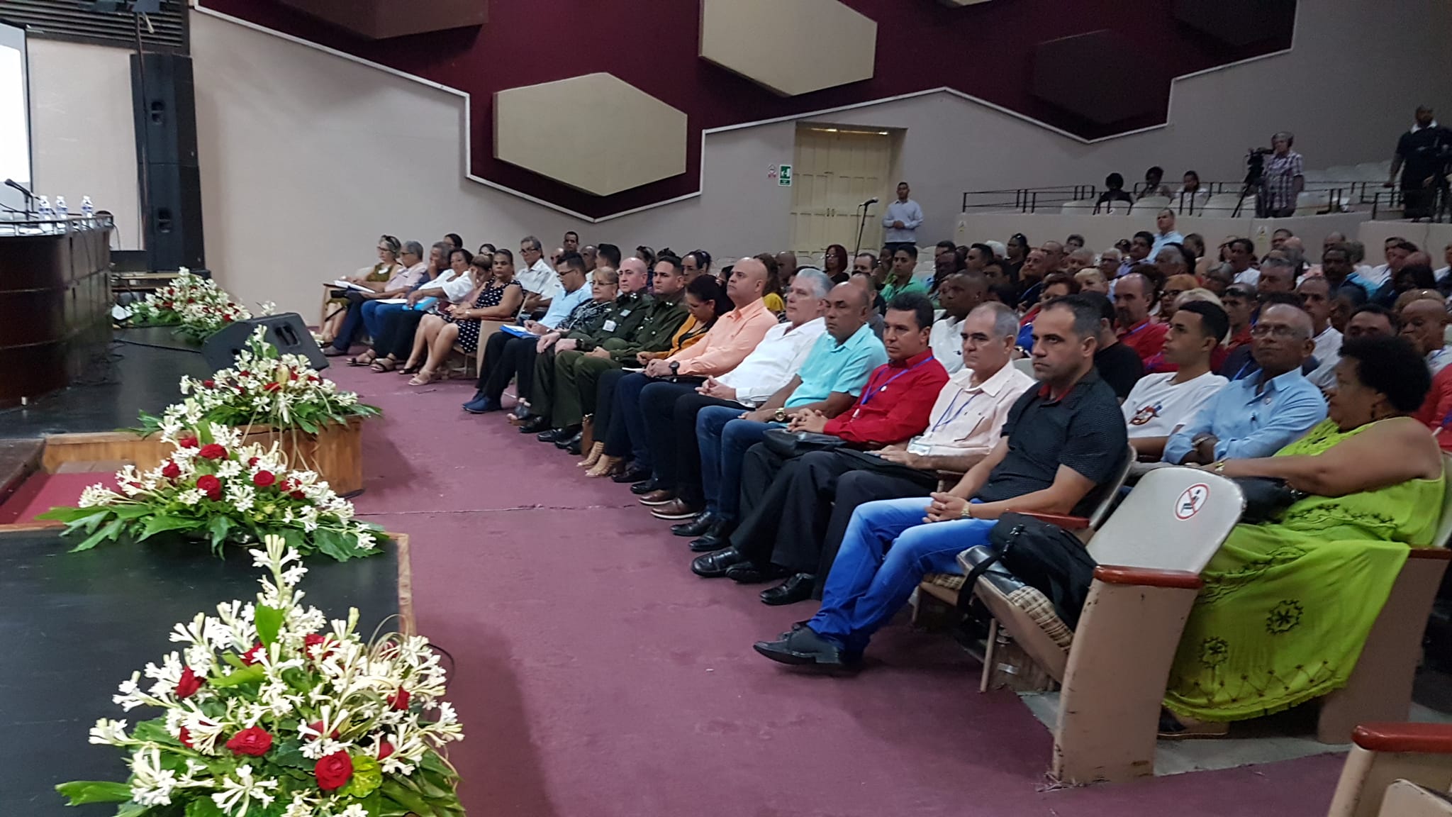 Asiste presidente cubano a elección de gobernador y vicegobernador de Villa Clara