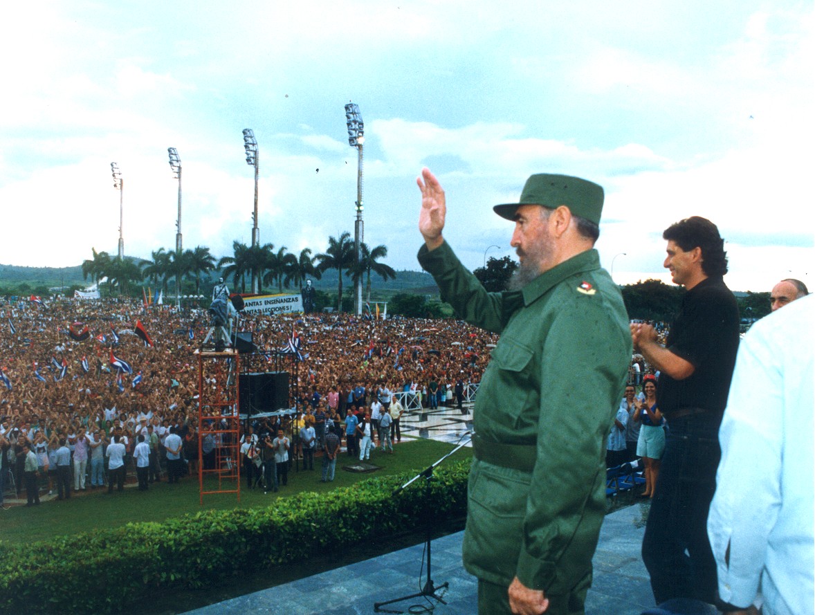 Hoy, gala en saludo al aniversario 27 de la presencia de Fidel en la Plaza del Che