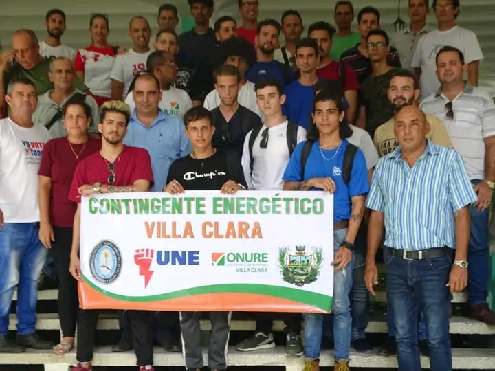 Abanderan contingente energético universitario