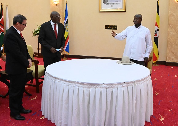 Cuba y Uganda consolidan vínculos de hermandad y cooperación