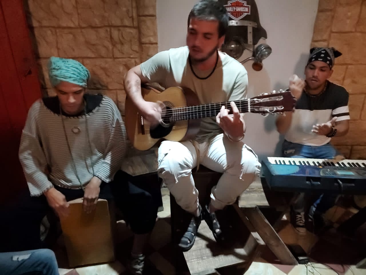 Desarrollan en Santa Clara concierto quincenal del proyecto musical "Trova en Calle"
