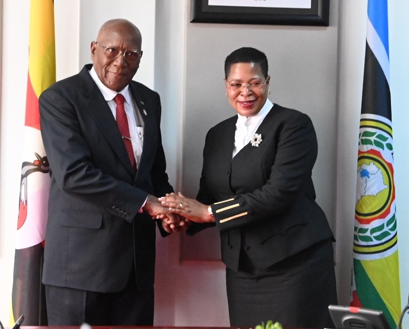 En Uganda Cuba tiene a sus hermanos