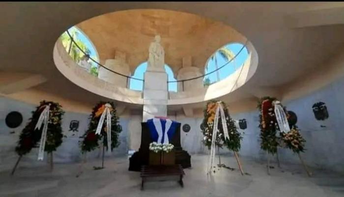 A Martí: honor y gloria en sus 171 años