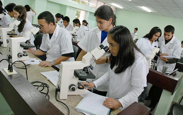 Cuba graduará este año más de 12 000 nuevos profesionales en Ciencias Médicas