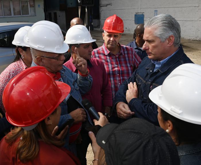 La solución está en trabajar para construir las riquezas
