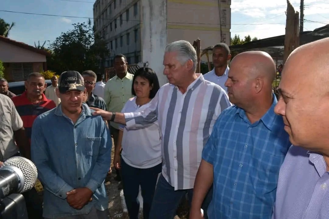 Díaz-Canel en intercambio con el pueblo de Villa Clara: entre todos encontrar soluciones