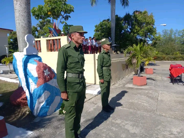 Evocan en Villa Clara 66 aniversario de la emisora Radio Rebelde y el Día del Trabajador de las Comunicaciones 