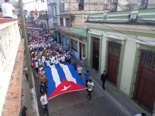 Villa Clara: Marchan los santaclareños en solidaridad con el pueblo de Palestina