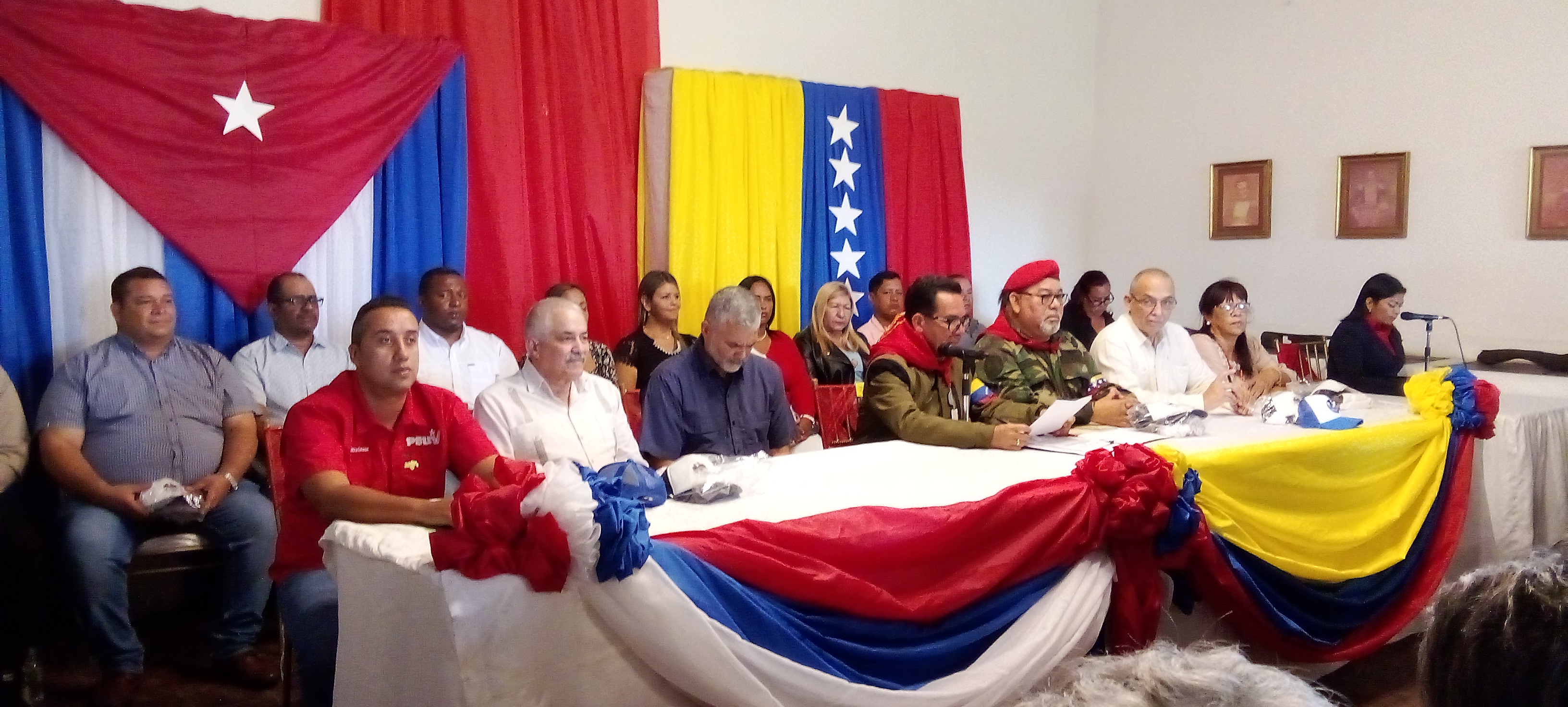 Desde Venezuela, por nuestros pueblos del Sur, por Cuba, una sola bandera