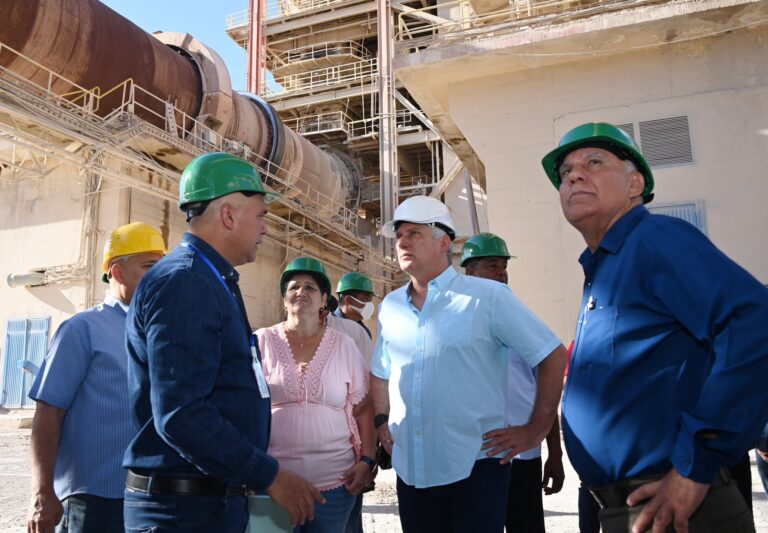 Díaz-Canel en Mariel: desde el municipio generar el desarrollo