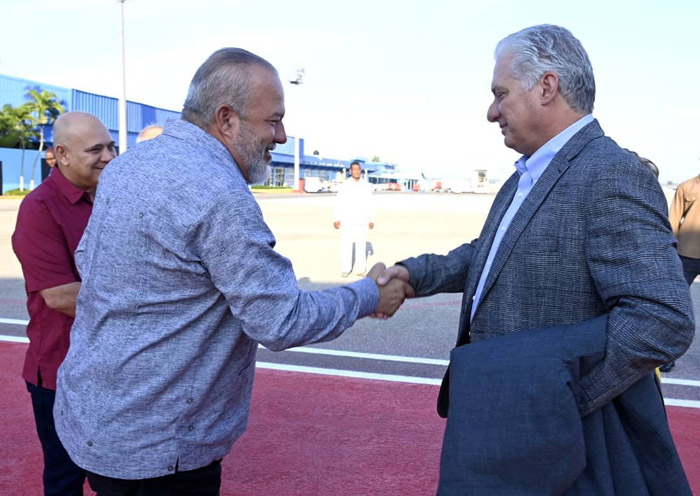 Presidente cubano llega a la Patria