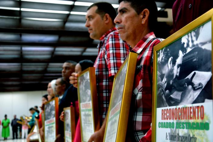 En buenas manos, la tierra es fértil 