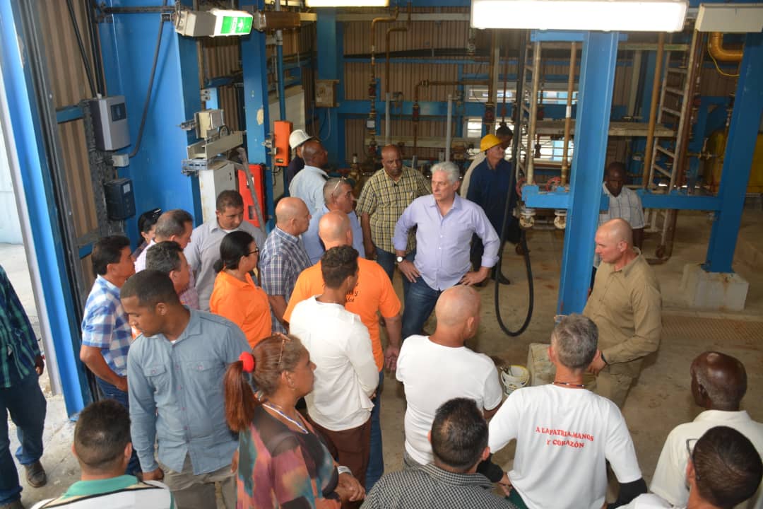 Encabeza Díaz-Canel recorrido por entidades económicas de Sagua la Grande 