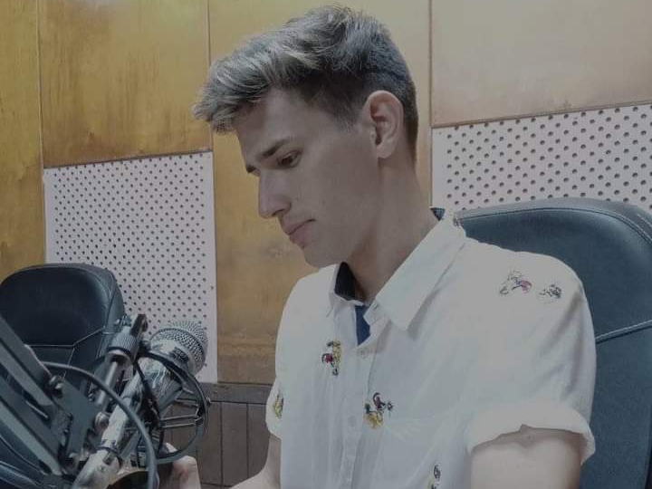 Henry Javier Pérez Bouza, un estudiante de Medicina apasionado por la radio