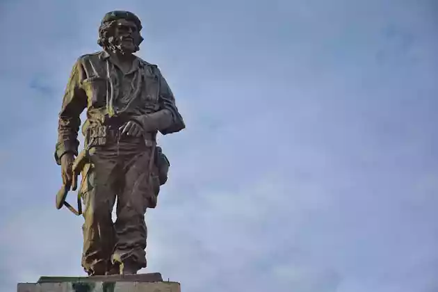 Hasta el 14 de junio, la Unión de Jóvenes Comunistas desarrolla una jornada de actividades para rendir homenaje al Titán de Bronce, Antonio Maceo, y al Guerrillero Heroico, Ernesto Che Guevara.