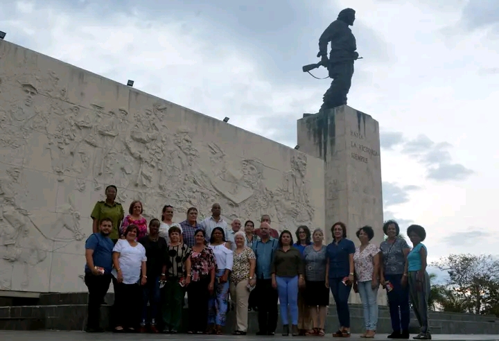 Homenaje al Che Guevara en inicio de la visita parlamentaria a Villa Clara