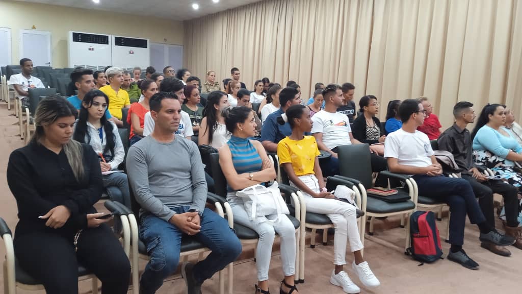 Sesiona pleno del Comité Provincial de la Unión de Jóvenes Comunistas 