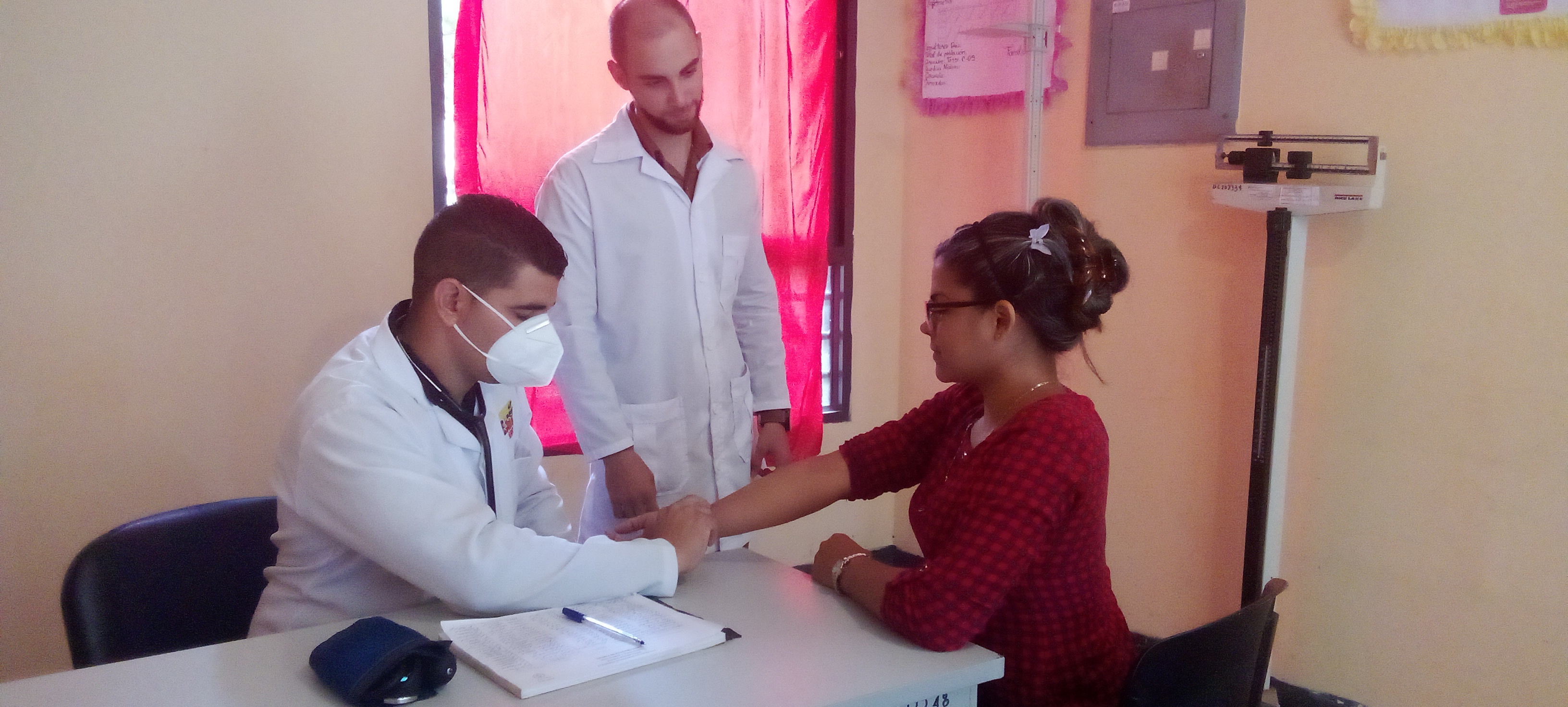 Maceo y Che en el corazón de los jóvenes internacionalistas cubanos