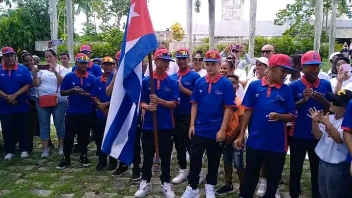 Abanderan equipo de Santa Clara de las Pequeñas Ligas rumbo al mundial de Béisbol