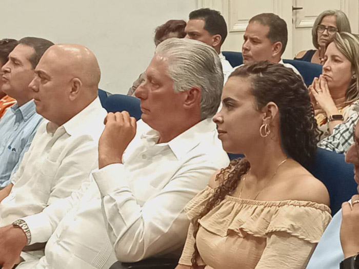 Participa Díaz-Canel en presentación de libro en homenaje a Fidel (+Fotos) 