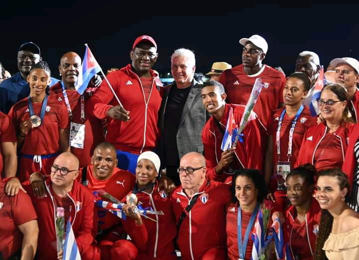 Arribó a La Habana delegación deportiva cubana