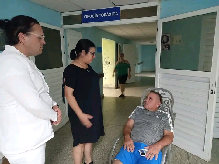 Gobernadora villaclareña recorre centros asistenciales de la capital provincial