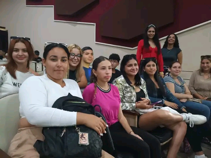 El primer abrazo de la alma mater