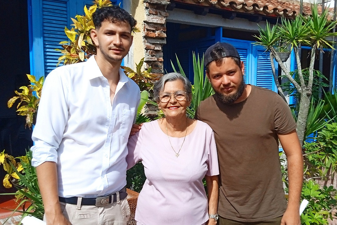 Entregan premios de concurso literario Ciudad del Che 