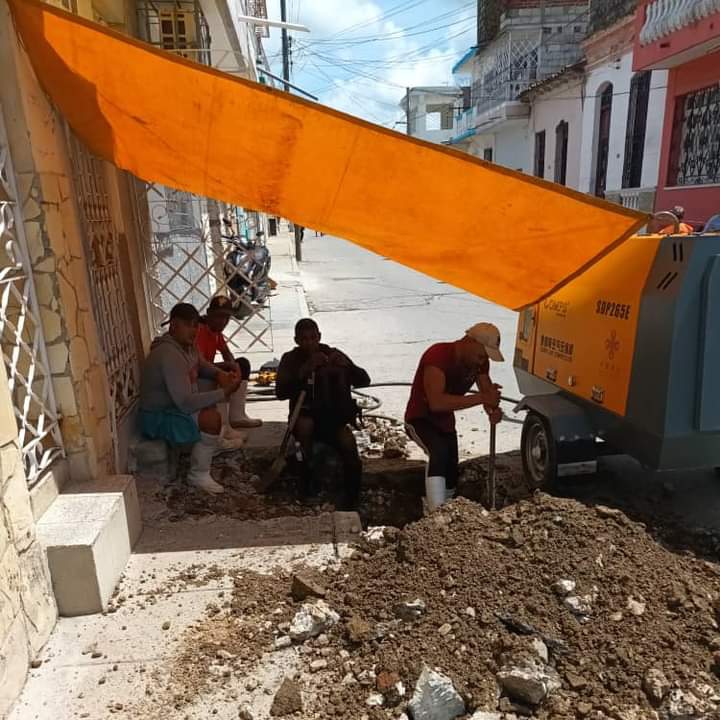 Vuelven a tener agua viviendas de la calle Candelaria en la ciudad de Santa Clara 