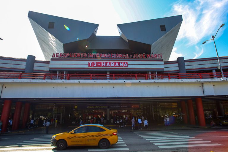 Cubana de Aviación: Los 10 aeropuertos internacionales cuentan con respaldo energético