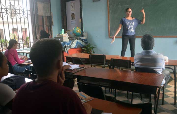 Fomenta Villa Clara enseñanza de lenguas extranjeras
