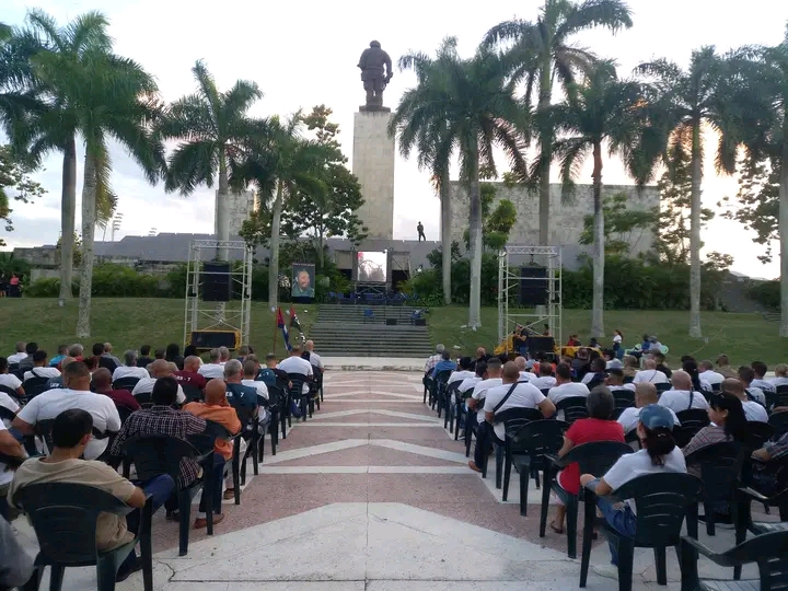 En Santa Clara, vigilia homenaje a Fidel 