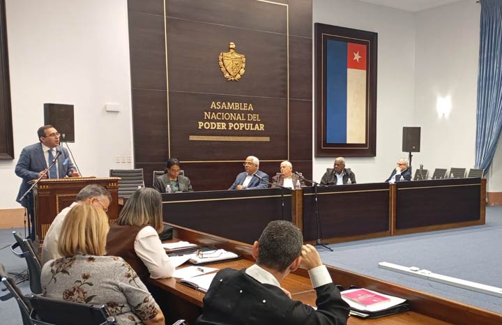Analizan autoridades proyectos de leyes del ámbito de Justicia 
