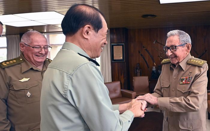 Recibió Raúl al vicepresidente de la Comisión Militar Central de China