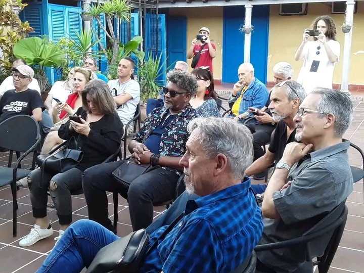 1734654118378 Inauguran la exposición “El humor no se puede apagar