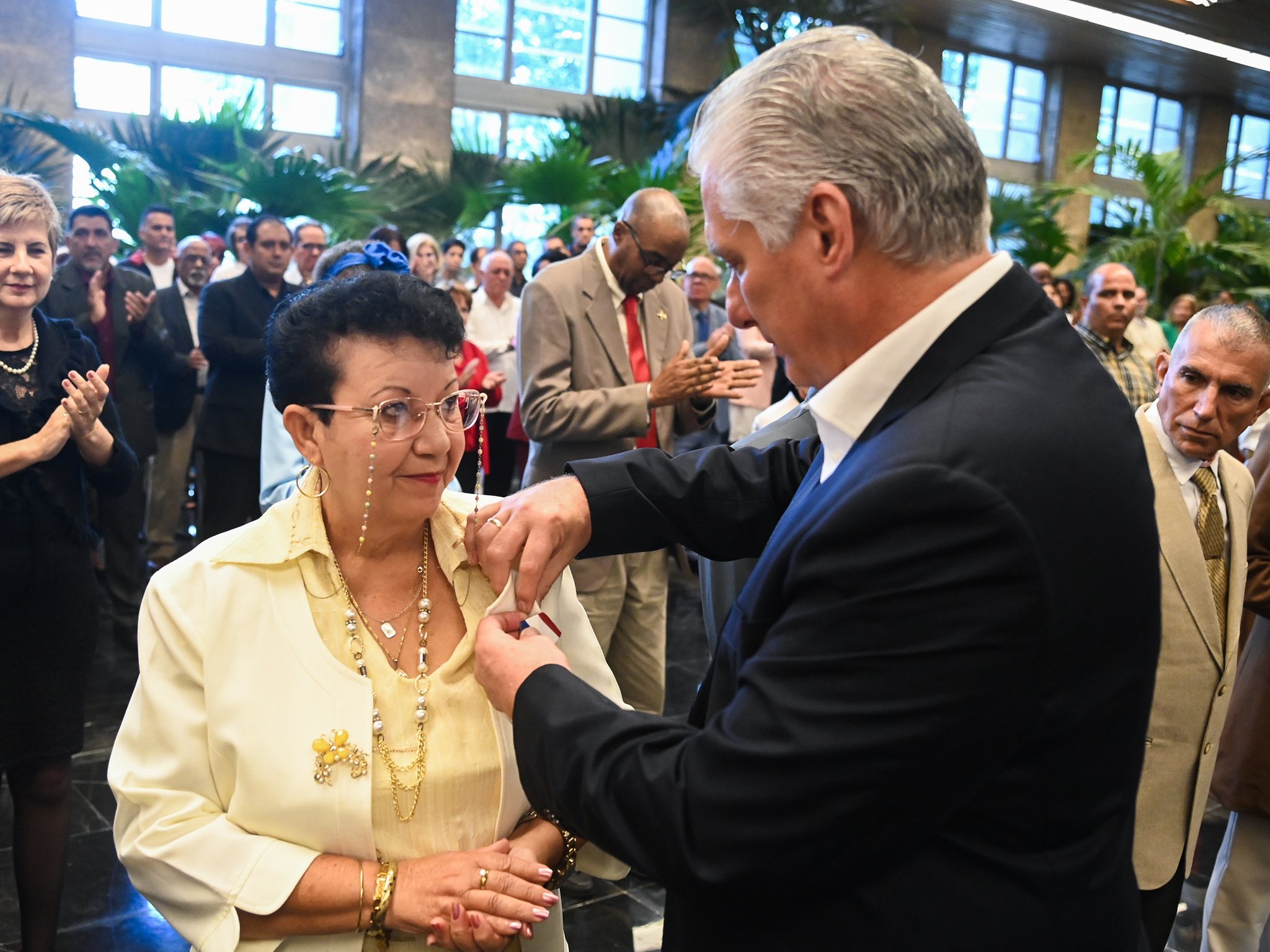 Cuba rinde homenaje a destacados educadores