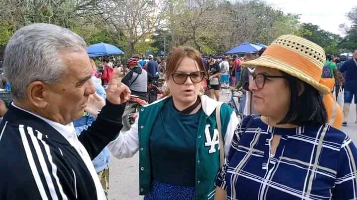 Gobernadora de Villa Clara recorre Feria Agropecuaria de fin de año 