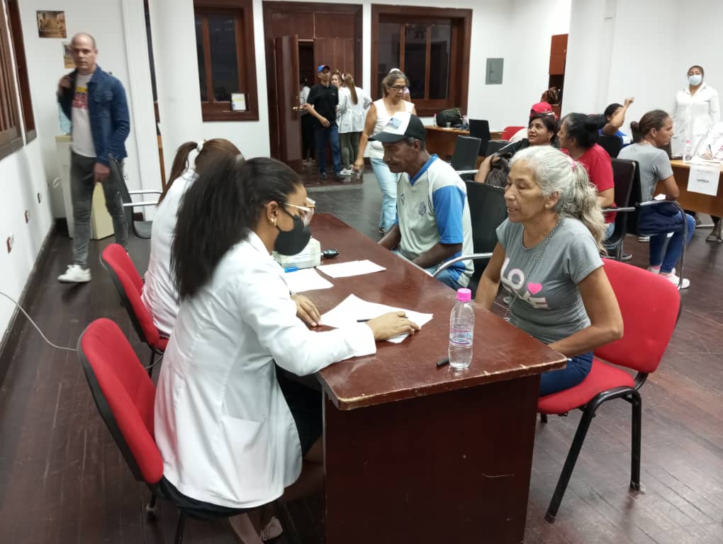 Mensajes de colaboradores cubanos desde Venezuela: amor, unidad y paz