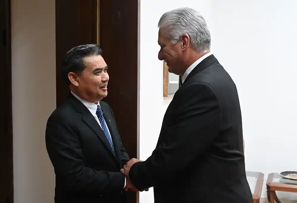 Recibe Presidente cubano a fiscal general de la República Democrática Popular Lao (+Audio)