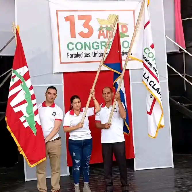 Abanderan delegación de Villa Clara al XIII congreso de la ANAP