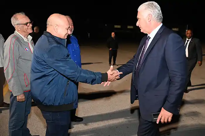 Regresó Díaz-Canel a Cuba tras IX Cumbre de la Celac