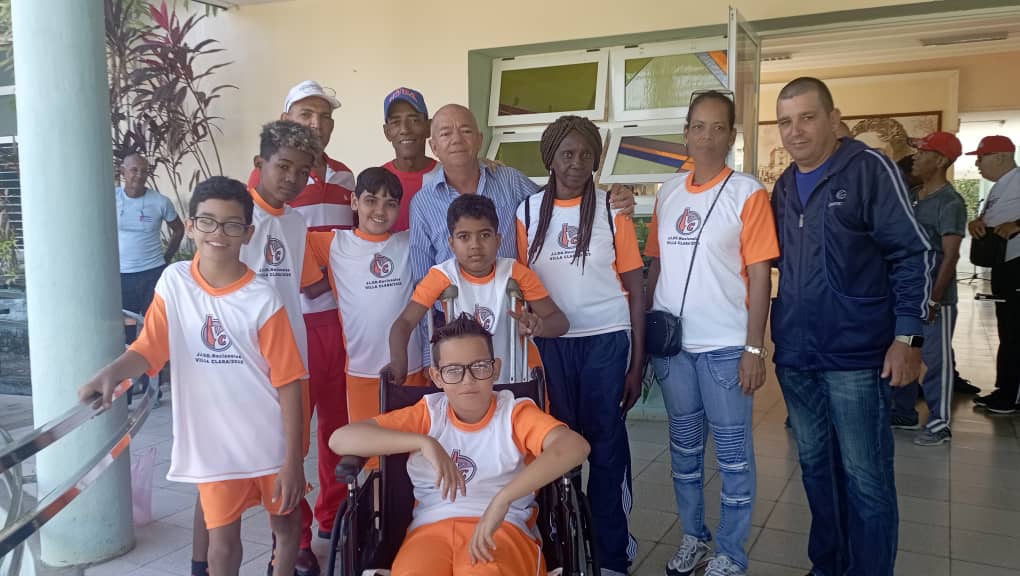 Abanderan delegación de Villa Clara que participará en los Juegos escolares regionales para alumnos con discapacidad físico-motora