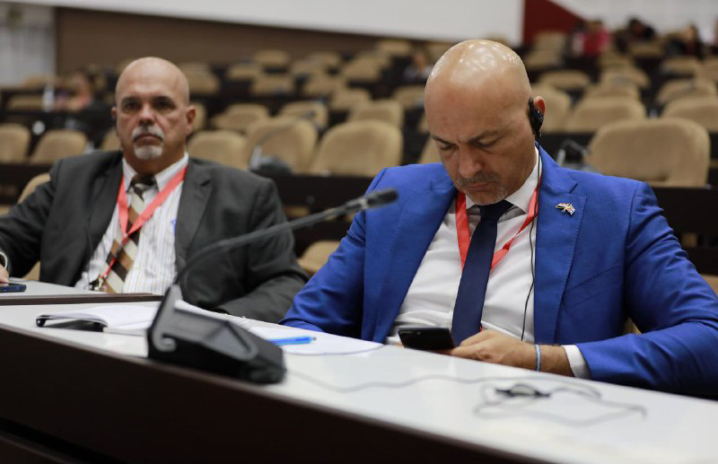 Debaten sobre enfrentamiento a epidemias en Cuba Salud 2025