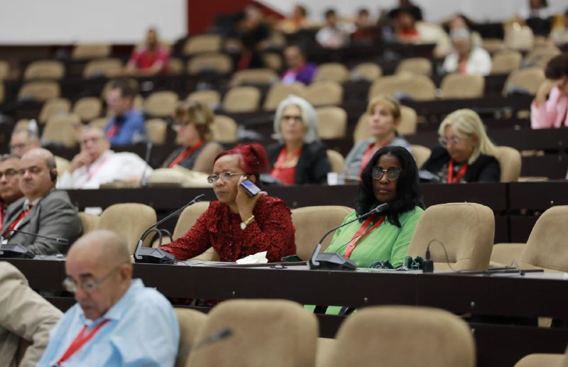 Debaten sobre enfrentamiento a epidemias en Cuba Salud 2025