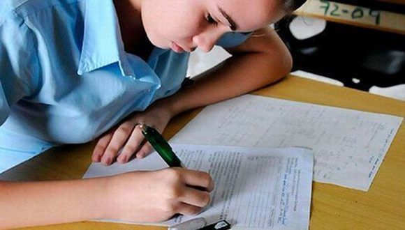 La continuidad de estudios en Villa Clara, tema del programa Alta Tensión de CMHW