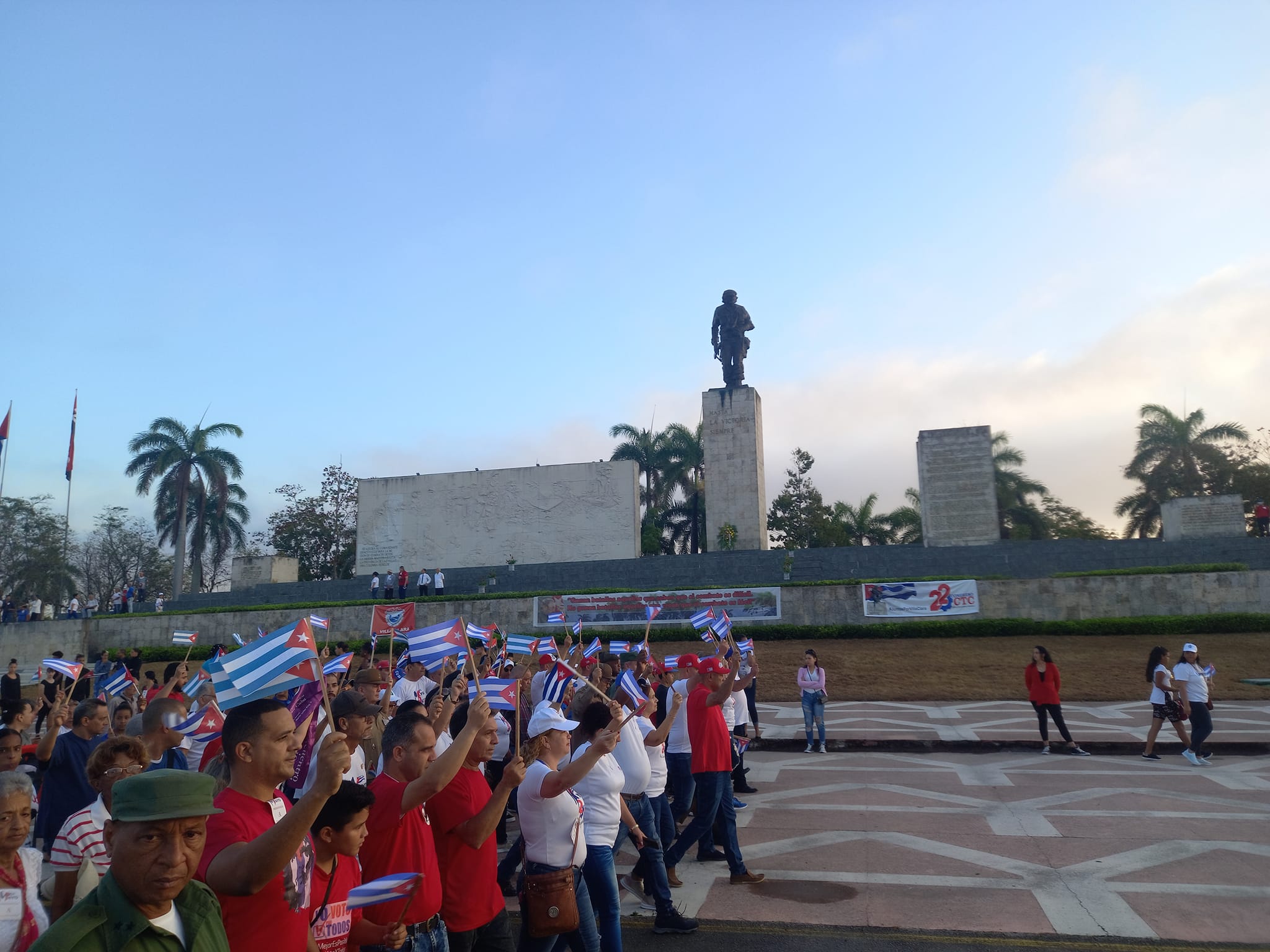 Los cubanos volverán a sus plazas